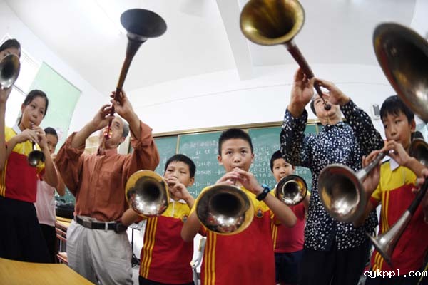 红土地上炼“四力” 长征起点悟初心