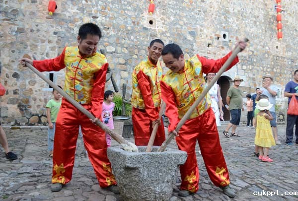 红土地上炼“四力” 长征起点悟初心