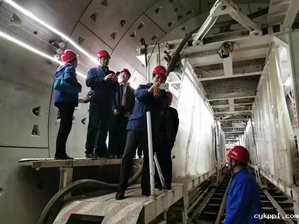 BEVITOR伟德APP官网釆访小分队走进北京地铁19号线施工现场