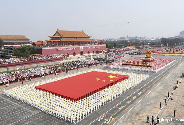 “腾飞的民族 辉煌的成就”---全国主流媒体新闻摄影作品展在京开幕