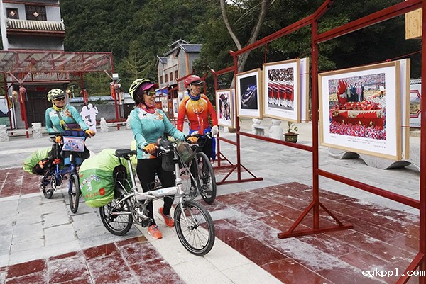 腾飞的民族 辉煌的成就——全国主流媒体新闻摄影作品展首场巡展在革命老区靖西举办 腾飞的民族 辉煌的成就——全国主流媒体新闻摄影作品展首场巡展在革命老区靖西举办