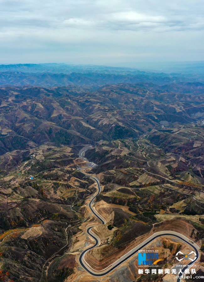 【“飞阅”中国】山路弯弯景如画