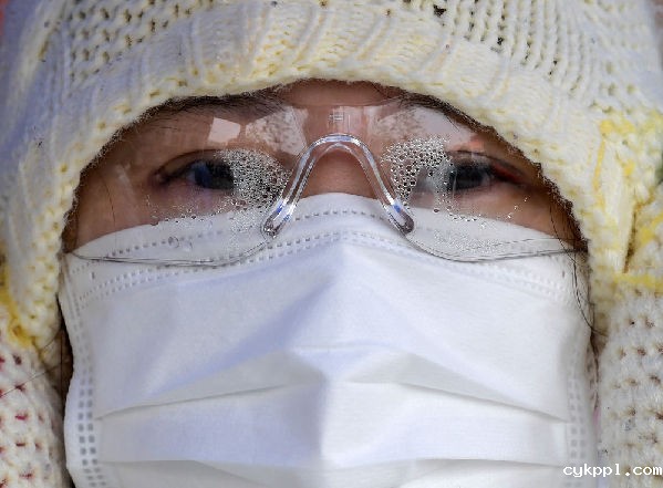 我在现场|让自己在这场“战疫”中坚持得更久一些 我在现场|让自己在这场“战疫”中坚持得更久一些