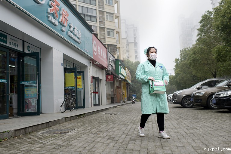 全民战疫｜平民英雄：“我不是医生，但我也在战斗”