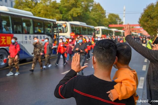 黑龙江支援湖北孝感医疗队返程