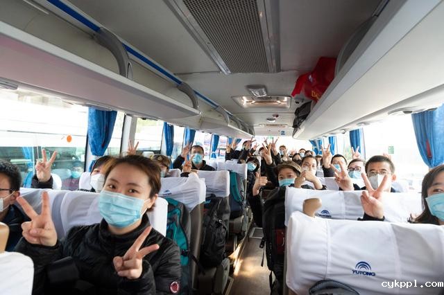 辽宁支援湖北襄阳医疗队返程