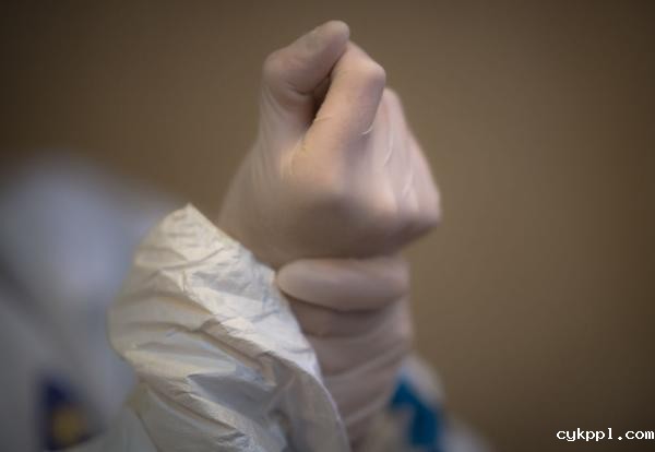 白衣战士，你的名字写满了这个春天！