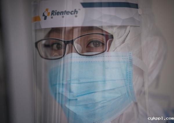 白衣战士，你的名字写满了这个春天！