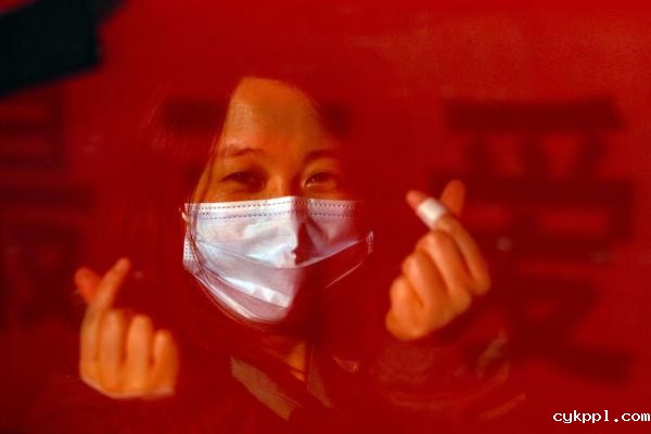 白衣战士，你的名字写满了这个春天！