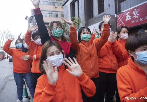 白衣战士，你的名字写满了这个春天！