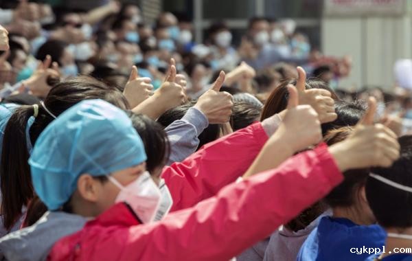 白衣战士，你的名字写满了这个春天！