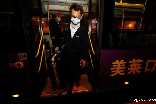 武汉市部分公交车恢复开行