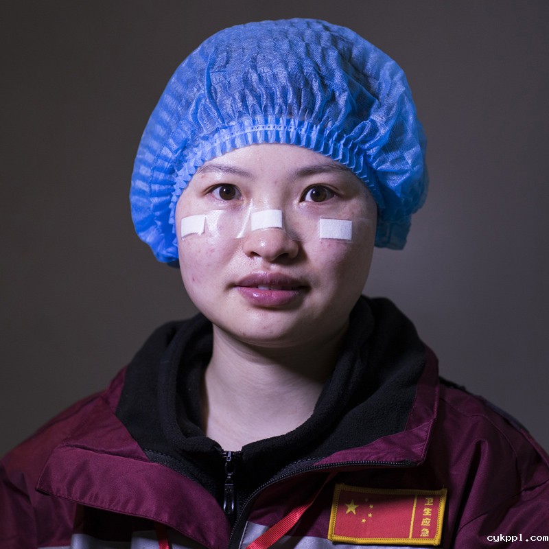 “痕”美英雄丨致敬为生命“站岗”的“白衣天使” “痕”美英雄丨致敬为生命“站岗”的“白衣天使”