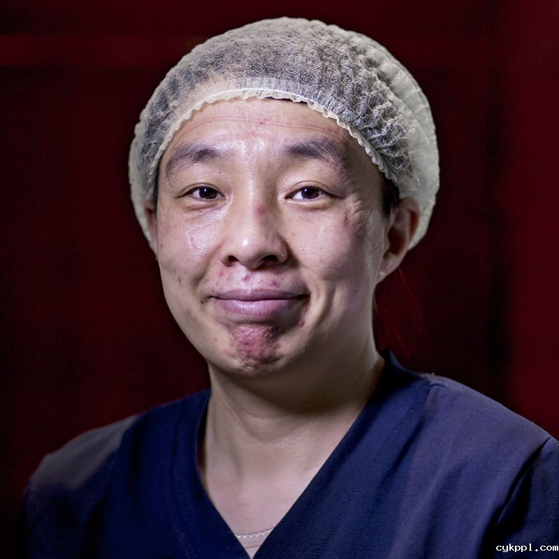 “痕”美英雄丨致敬为生命“站岗”的“白衣天使” “痕”美英雄丨致敬为生命“站岗”的“白衣天使”