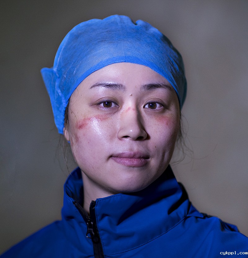 “痕”美英雄丨致敬为生命“站岗”的“白衣天使” “痕”美英雄丨致敬为生命“站岗”的“白衣天使”