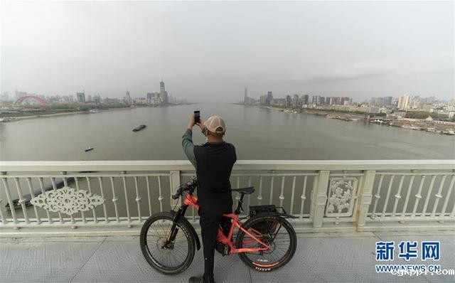 武汉正逐渐恢复“生活气息”