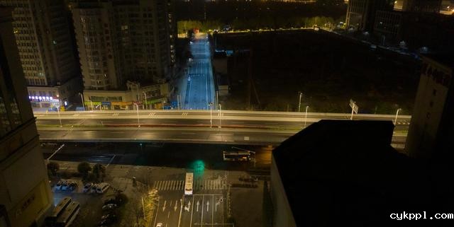 武汉市部分公交车恢复开行