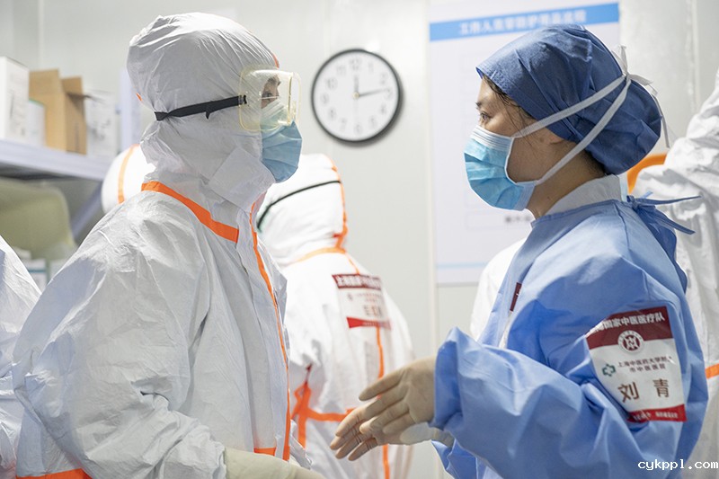 武汉雷神山医院：第四批国家中医医疗队（上海）最后一班岗