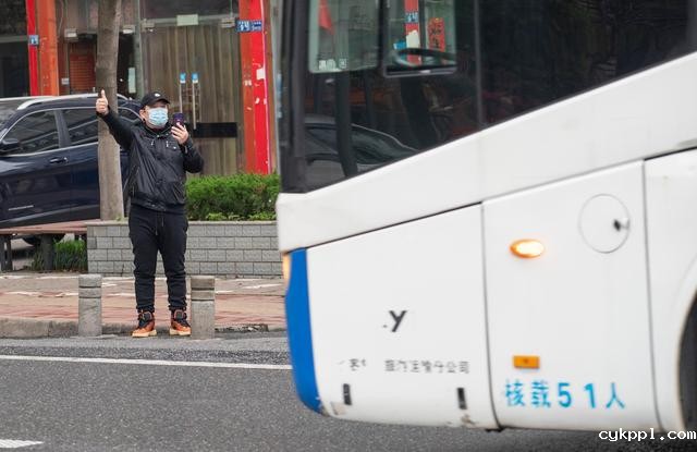 北京市属医院医疗队返程