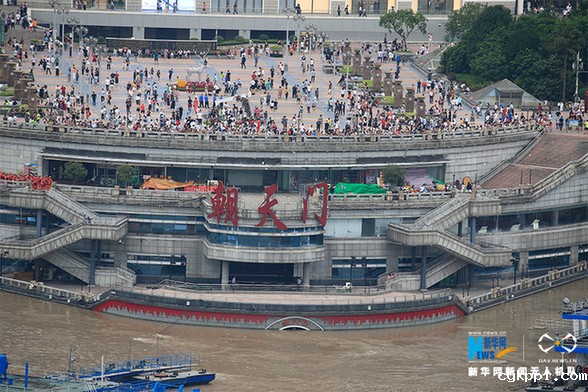 直击长江五号洪水过境重庆主城 多处水位超保