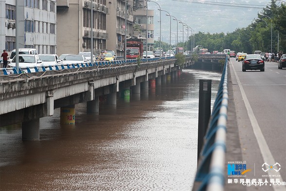直击长江五号洪水过境重庆主城 多处水位超保