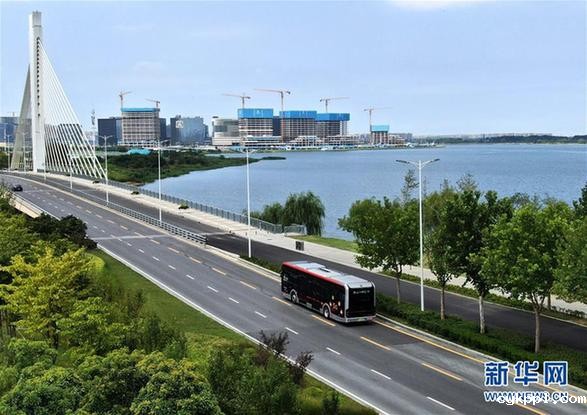 自动驾驶公交亮相郑州