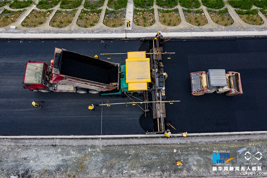 无人机航拍:重庆石黔高速进入最后冲刺阶段