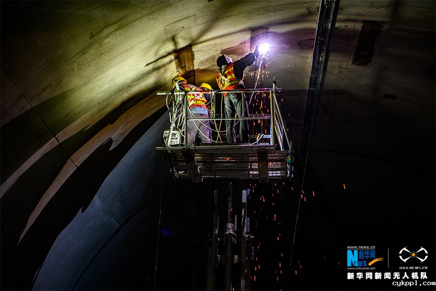 无人机航拍:重庆石黔高速进入最后冲刺阶段