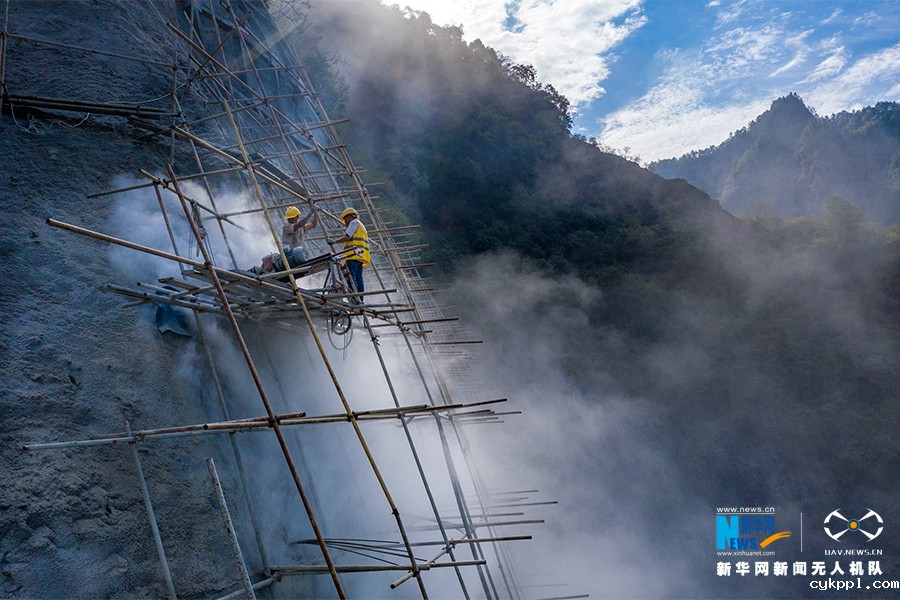 无人机航拍:重庆石黔高速进入最后冲刺阶段