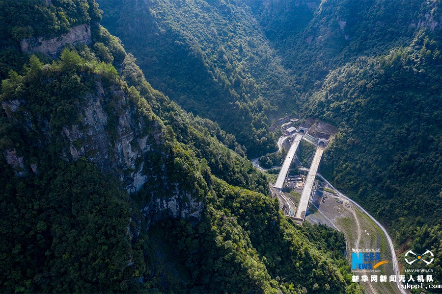 无人机航拍:重庆石黔高速进入最后冲刺阶段