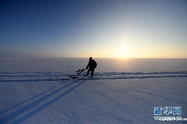 新疆乌伦古湖迎来“冬捕”季