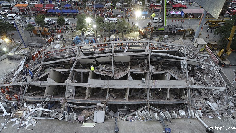 昼夜奋战 抢救生命