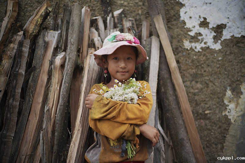 走下悬崖村的孩子：新家是我去过最远的地方