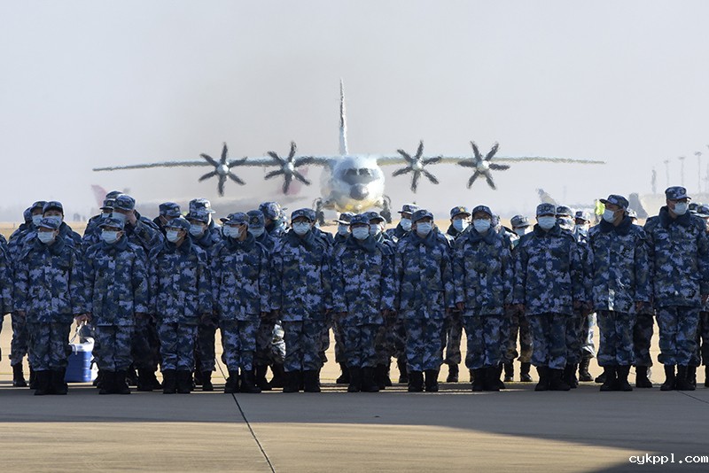 空地联运 军队又一批1200名医护人员抵达武汉