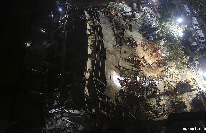 昼夜奋战 抢救生命