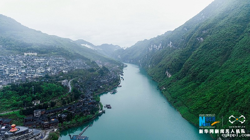 沿着高速看中国｜重庆：锦绣巴渝 天上人间