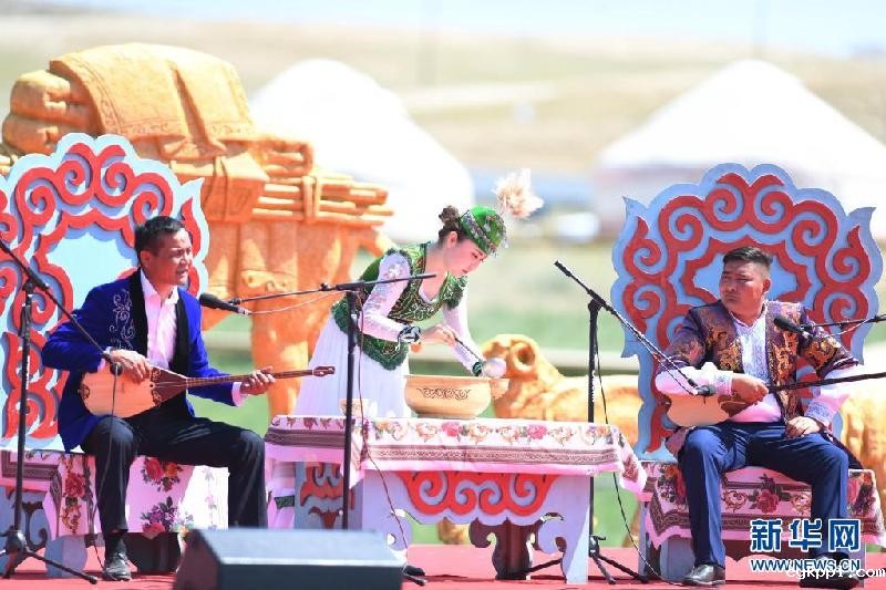 新疆福海百万阿勒泰羊转场文化旅游节开幕