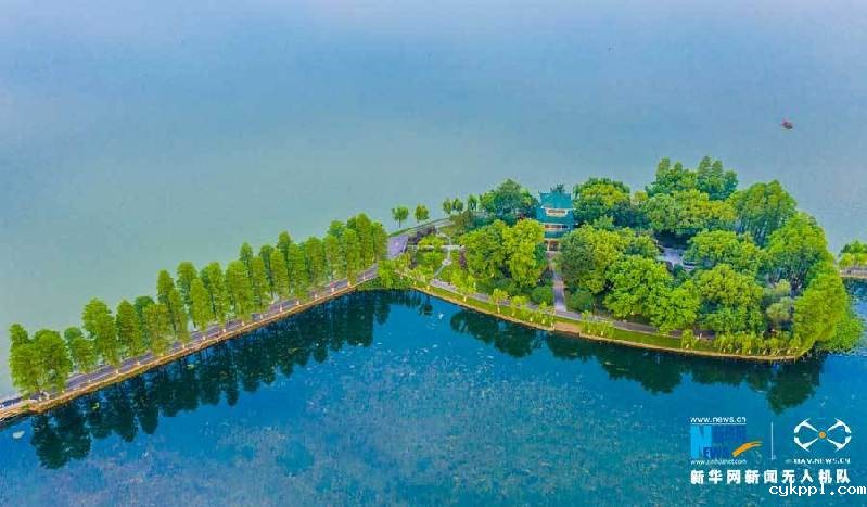 【“飞阅”中国】晚霞映照 如画东湖