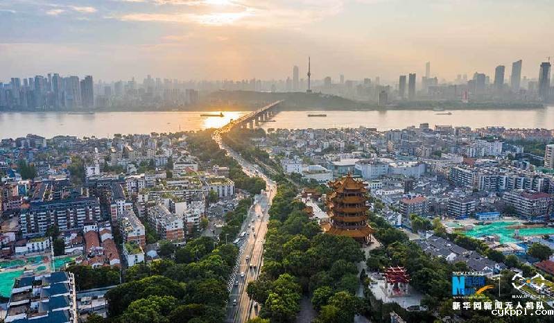 【“飞阅”中国 】晚霞映照黄鹤楼美如画卷