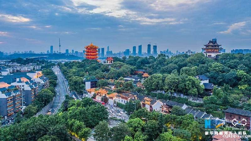 【“飞阅”中国 】晚霞映照黄鹤楼美如画卷