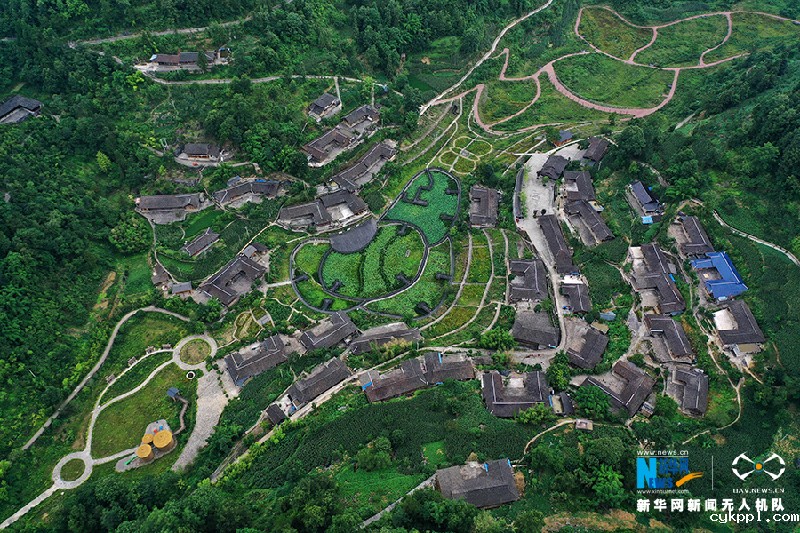 【“飞阅”中国】航拍重庆彭水500年古苗寨 生态保护展新韵