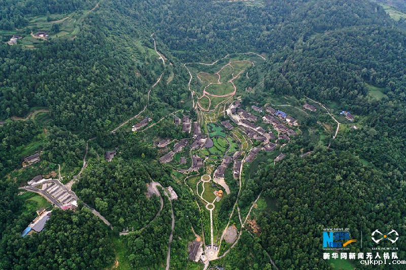 【“飞阅”中国】航拍重庆彭水500年古苗寨 生态保护展新韵