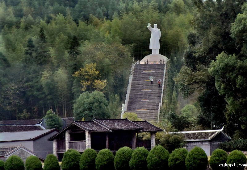 从“石库门”到“天安门”——中国革命圣地巡礼