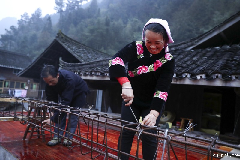 56个民族一起奔小康