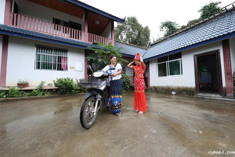 56个民族一起奔小康