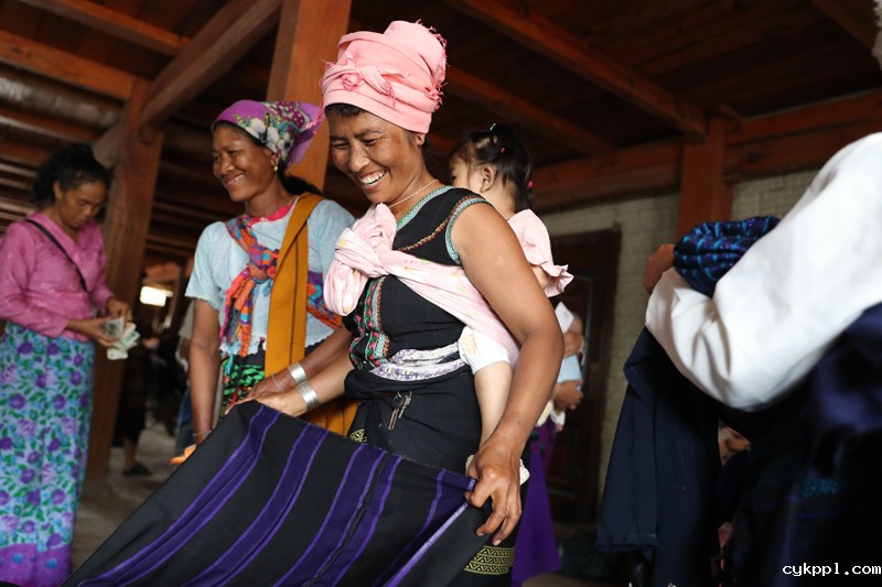 56个民族一起奔小康