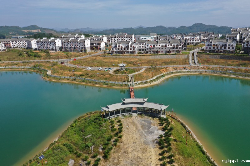 56个民族一起奔小康