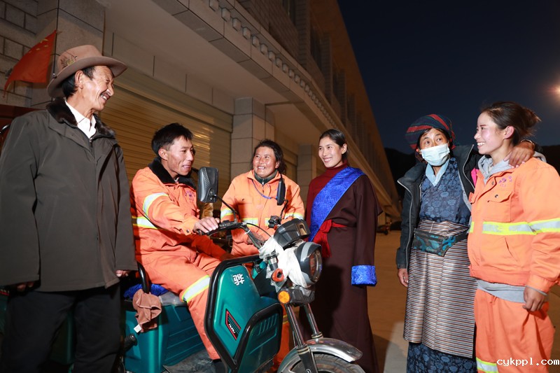 56个民族一起奔小康