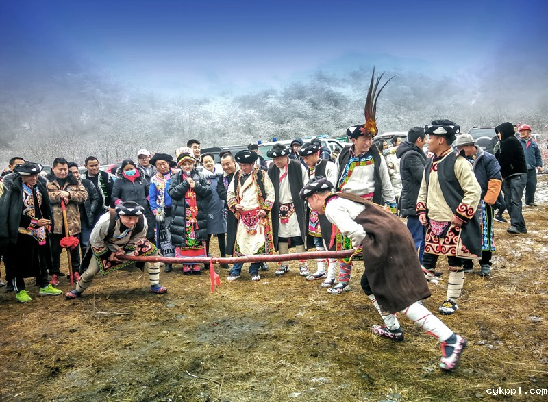 56个民族一起奔小康