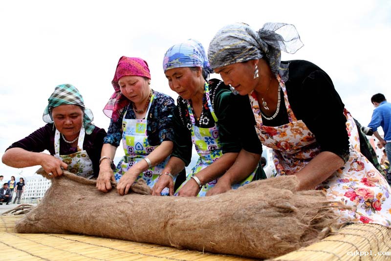 56个民族一起奔小康